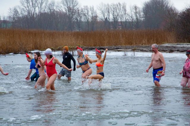 Anbaden am Naturstrand Glöwitzer Bucht